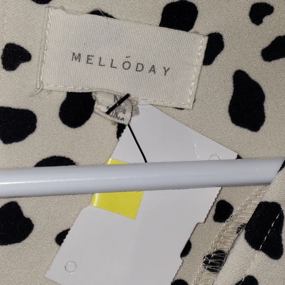 Melloday with Sleeve Animal print Blouse - Picture 3 of 8